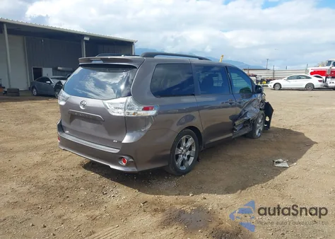 2012 Toyota Sienna Se 8 Passenger z USA, uszkodzony, nr VIN 5TDXK3DC8CS223712